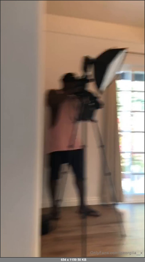 MEGA-FANS – ambermayy-10-10-2019-Photoshoot in LA  Who wants to see more