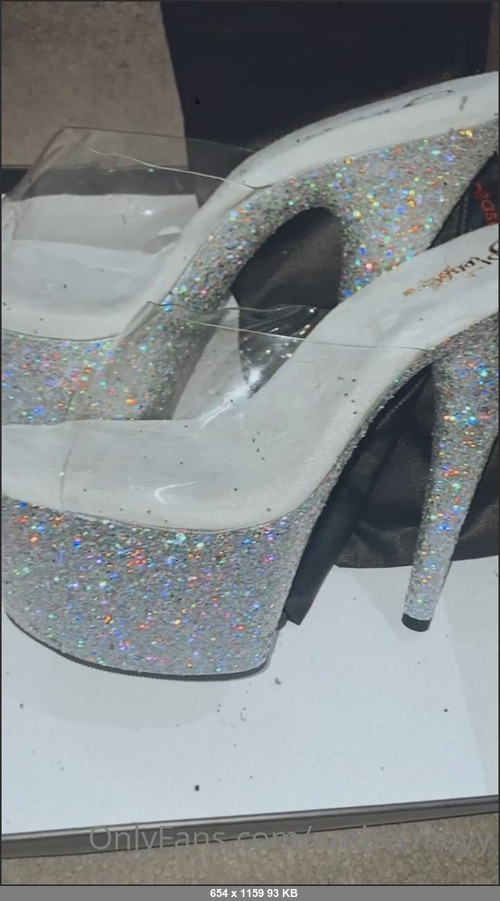 MEGA-FANS – ambermayy-11-08-2021-New stripper heels