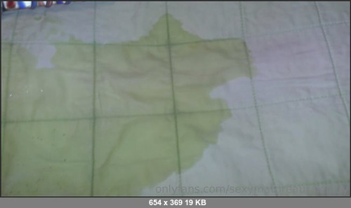 MEGA-FANS – sexymatureaussielady-14-04-2019-As I have said before I am a BIG squirter, This is my love rug after a bit of pussy play this morning, will upload the video soon of this sq