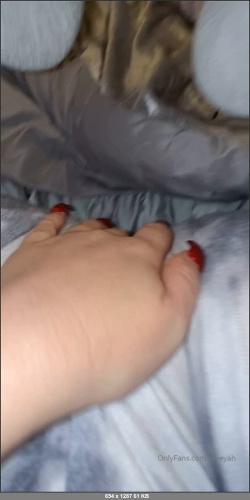 MEGA-FANS – toveyah-05-12-2019-Lazy day. Thinking about getting my pussy pounded by a big fat