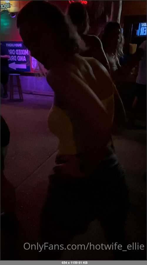 MEGA-FANS – hotwifeellie-31-07-2021-Found my place