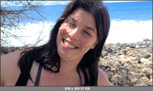 MEGA-FANS – sheisatang-09-03-2021-Beach babe with messy hair