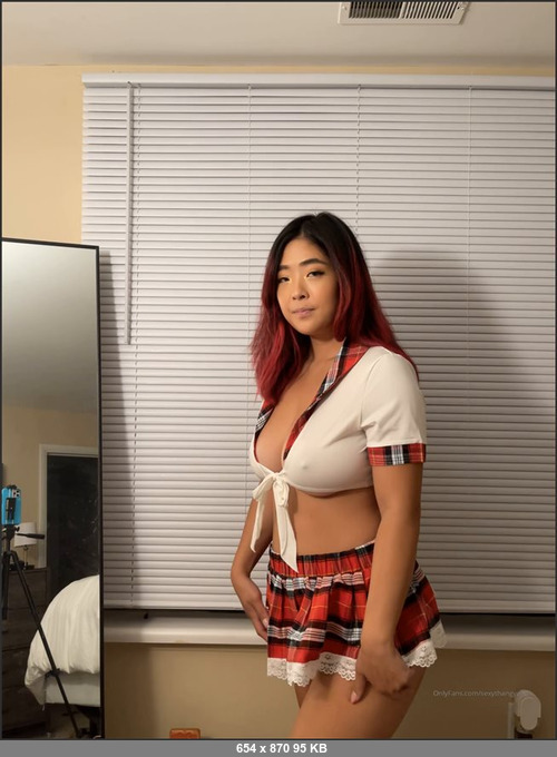 MEGA-FANS – sexythangyang-24-09-2021-My uniform is too short