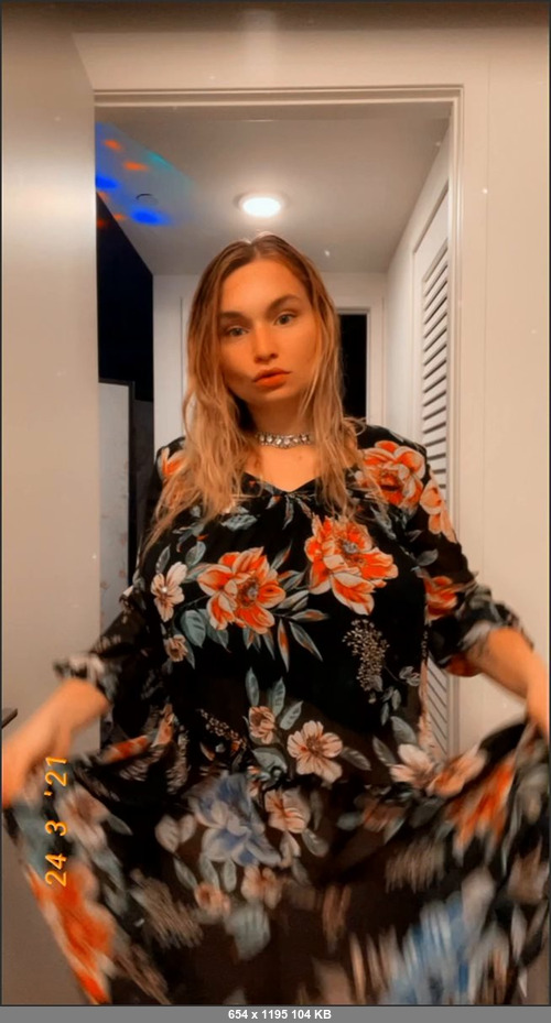 MEGA-FANS – zoieburgher-28-03-2021-