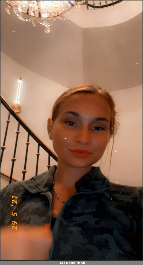 MEGA-FANS – zoieburgher-30-05-2021-