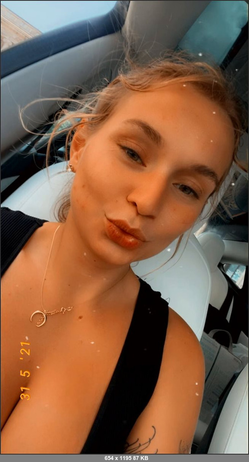 MEGA-FANS – zoieburgher-31-05-2021-Thats real federal  god I love DC they can barely handle me