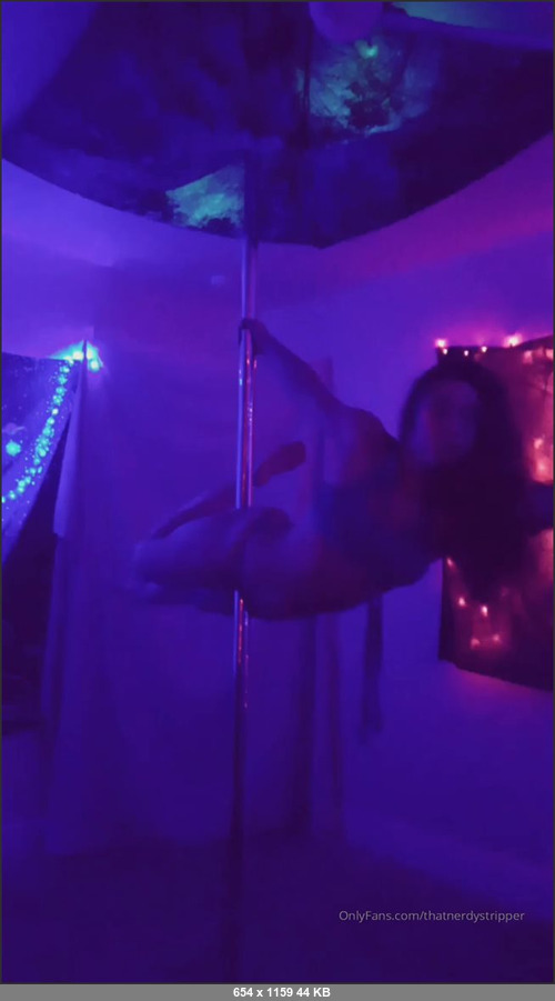 MEGA-FANS – thatnerdystripper 02-04-2020 17459614 The superman