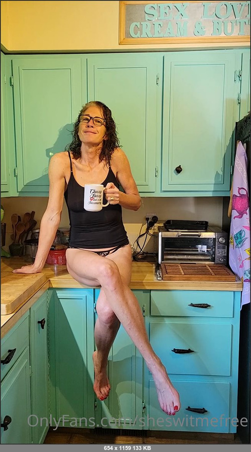 MEGA-FANS – sheswitmefree-23-11-2021-Big kisses