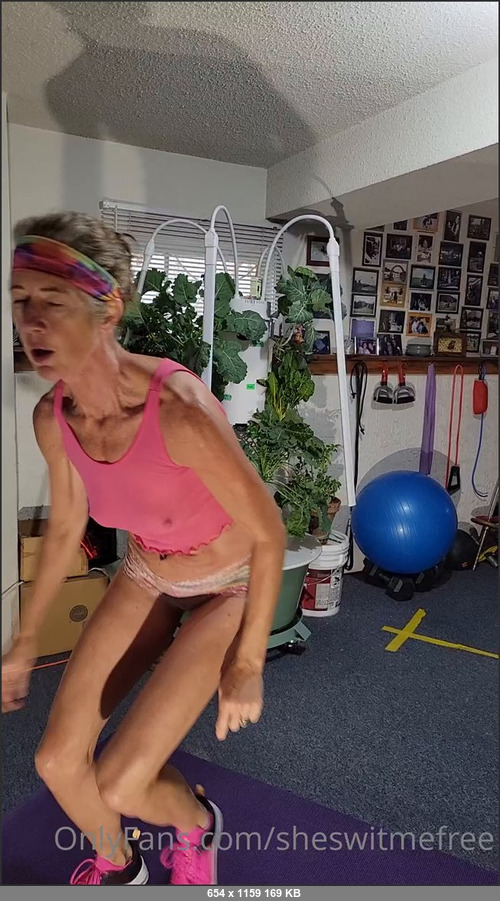 MEGA-FANS – sheswitmefree-24-10-2021-Pink top workout   imagine this naked