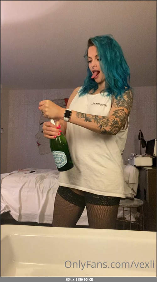 MEGA-FANS – vexli 26-08-2020 43465707 Am I wearing any underwear Tip to find out