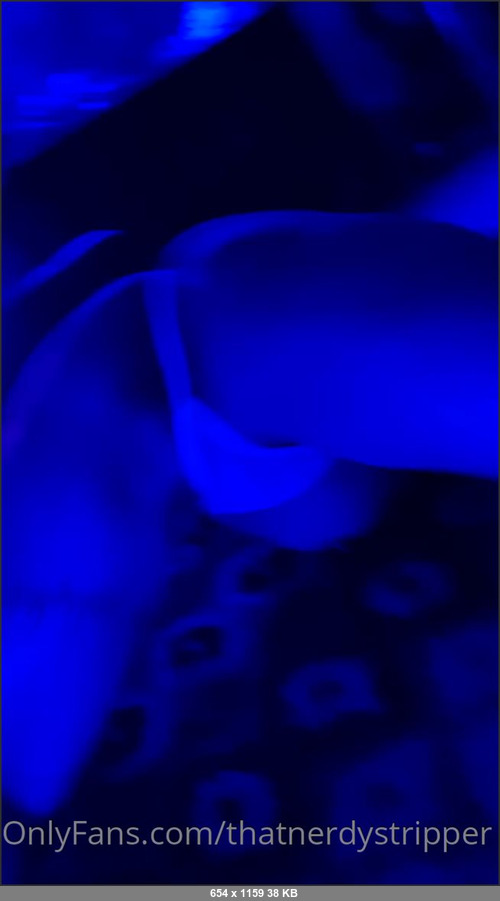 MEGA-FANS – thatnerdystripper 30-04-2021 141013680