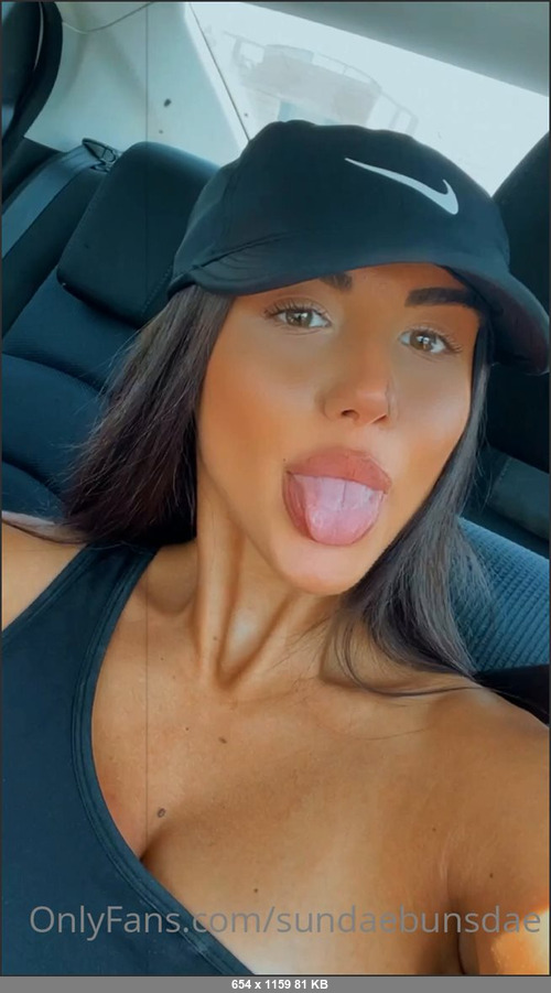 MEGA-FANS – sundaebunsdae-14-08-2021-Whos good at tennis  Im about to go play