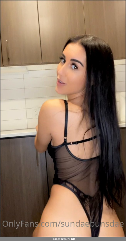 MEGA-FANS – sundaebunsdae-19-12-2020-Who wants some cake for dessert