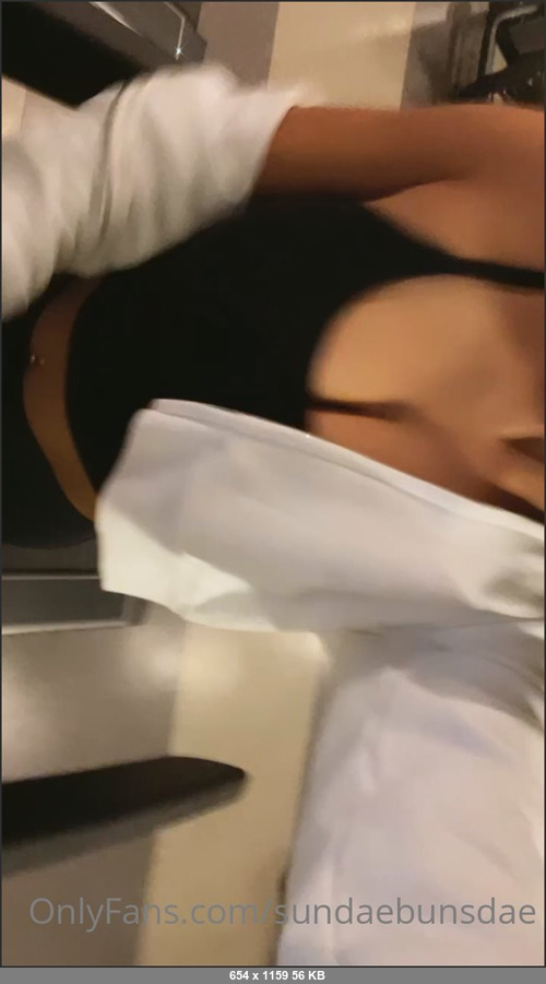 MEGA-FANS – sundaebunsdae-22-02-2021-My boobs are practically popping out of this shirt