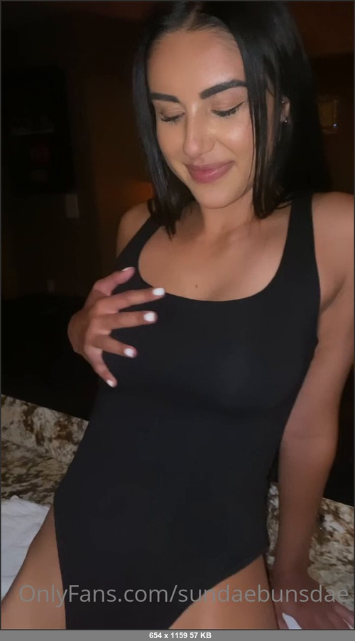 MEGA-FANS – sundaebunsdae-23-12-2020-If you like what you see, DM me 35 for a naughty surprise