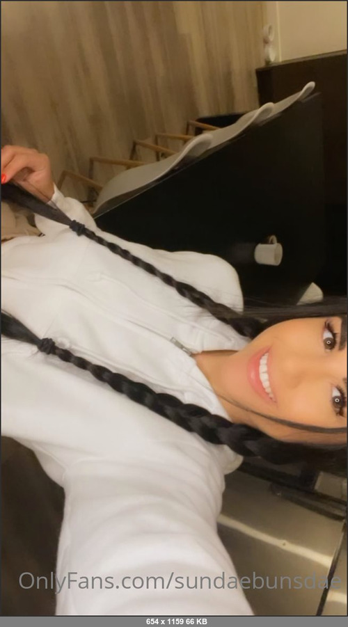 MEGA-FANS – sundaebunsdae-25-02-2021-What do you imagine me doing with these braids