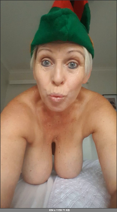 MEGA-FANS – sexymatureaussielady-24-12-2019-MERRY XMAS