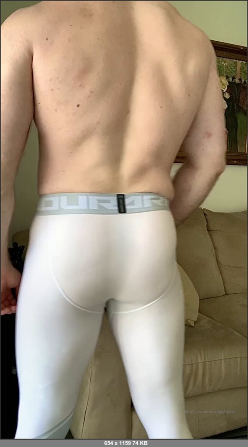 MEGA-FANS – vikingmuscle 17-02-2020 13737177 Warming up before the gym. Imagine me doing squats over your face