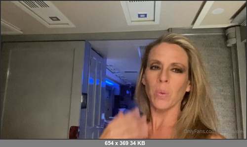 MEGA-FANS – swingintourist 17-01-2021 95977134 Trying the new selfie cam.