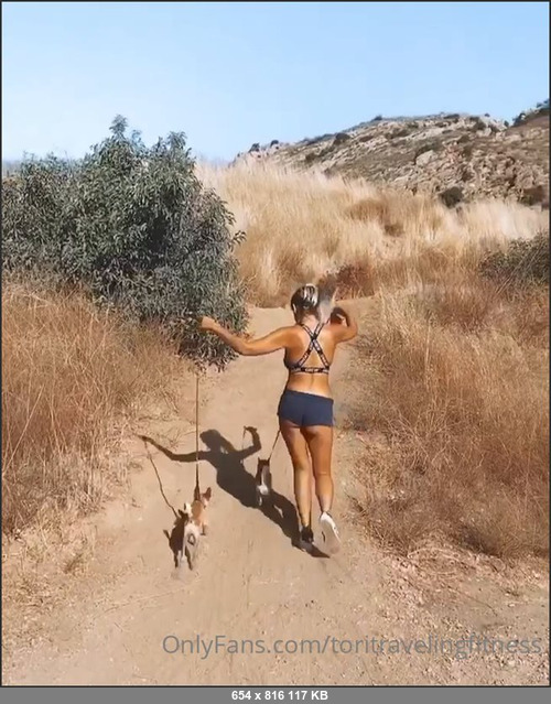 MEGA-FANS – travelwithtori 15-09-2020 49137884 Absolutely love hikes with my pup