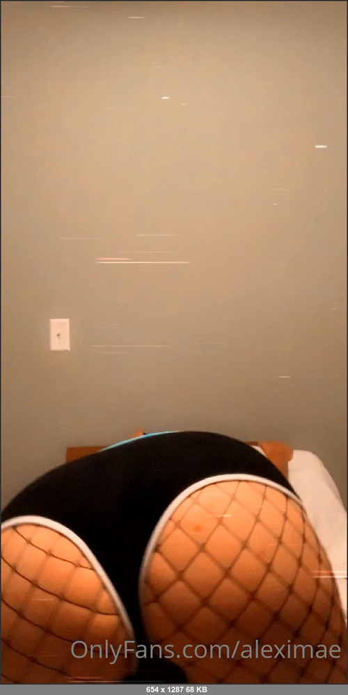 MEGA-FANS – aleximae-04-10-2020-Most of you know Im having car issues so help a girly out and tip tip tip orrrrr S4s  My ass looks so freaking fat here although Im busy looking goofy. Lol xoxo