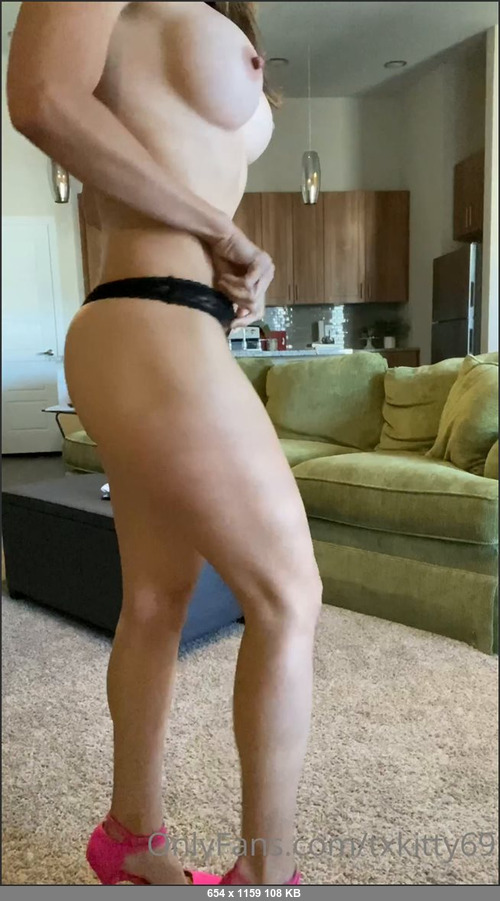 MEGA-FANS – txkitty69 07-05-2020 22456553 Trying on panties  help me decide which ones look best  Dm me your answer