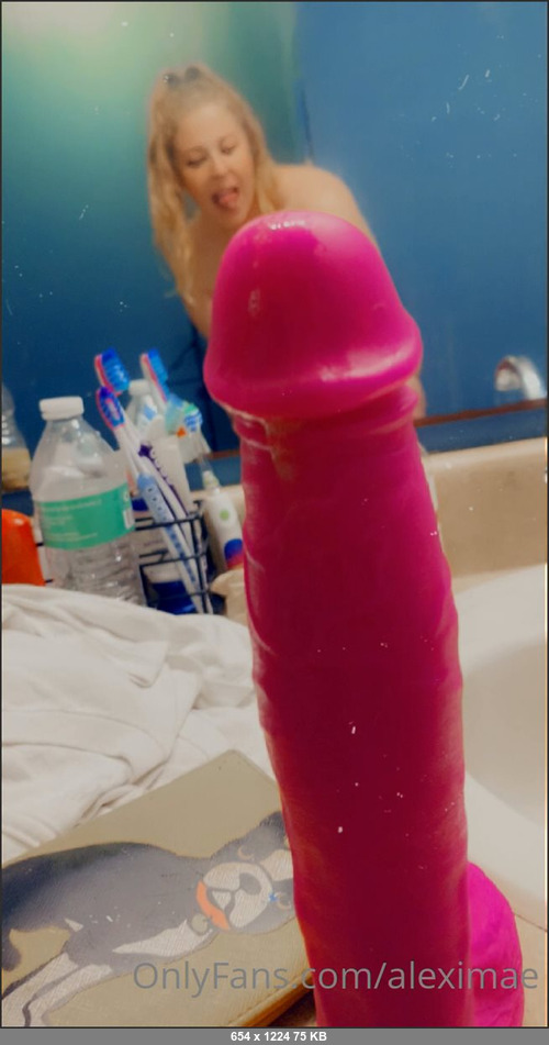 MEGA-FANS – aleximae-08-01-2021-Its the goofy posts that keep you guys coming back to me huh Does anyone else dislike getting messages like its my birthday send me something free br