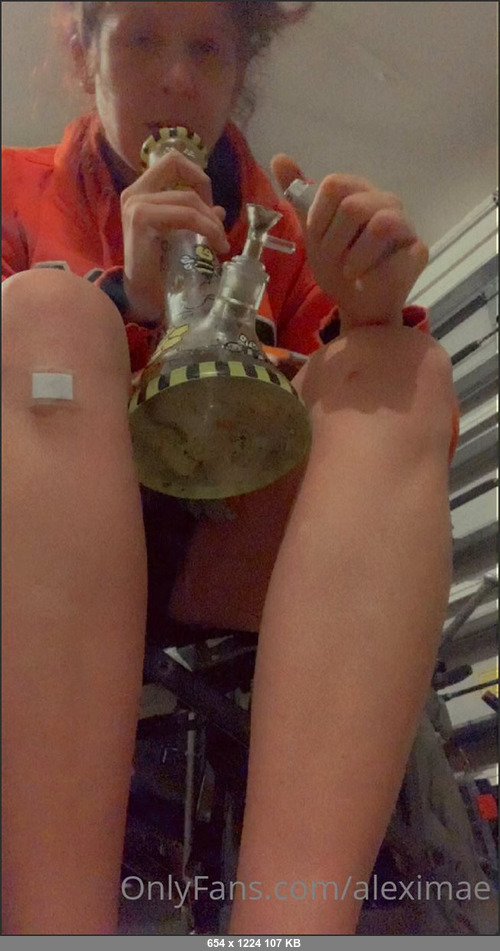 MEGA-FANS – aleximae-08-06-2021-The cops kinda fucked my world lmao. Got rocked. Its okay though I needed to be knocked back a few. Watch out sober and sexy coming sooner than you thing