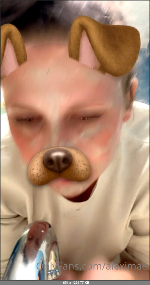 MEGA-FANS – aleximae-09-12-2020-Can someone just pay me to do house hold shit and things like my nails naked  I got stuffs in the mail son check out my next post boissss also I havent be