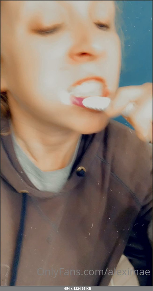 MEGA-FANS – aleximae-12-02-2021-Remember brush brush brush those Perly whites to keep them nice and and white and purrrrddddy   Happy almost V day Goodnight xoxox