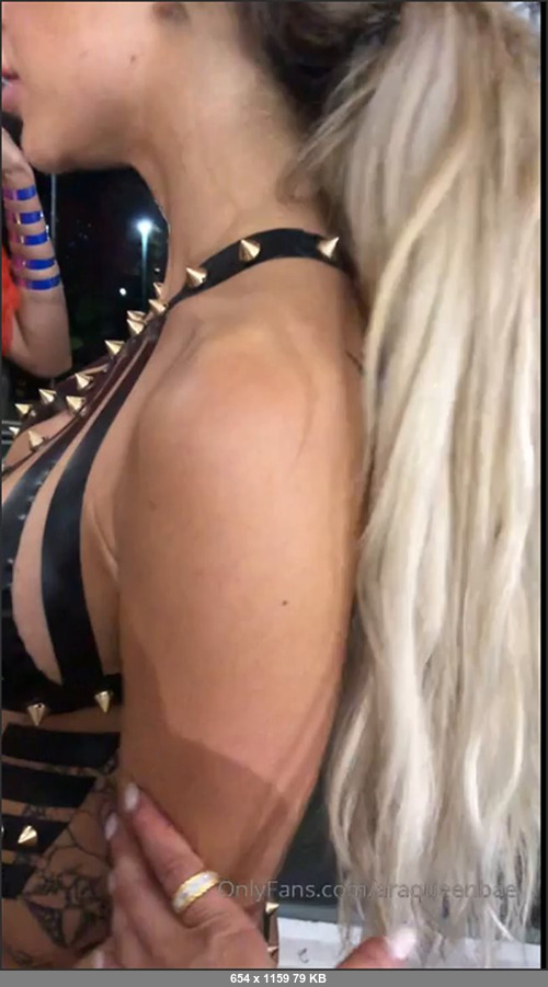 MEGA-FANS – araqueenbae-19-09-2019-All the ladies lined up to walk the runway