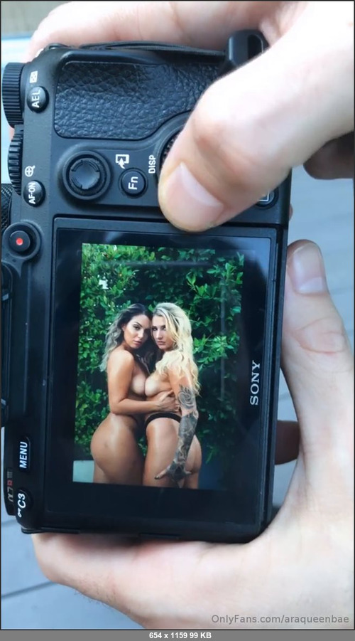 MEGA-FANS – araqueenbae-27-08-2019-Shooting with my babe jaywittties . Tit to tit shot