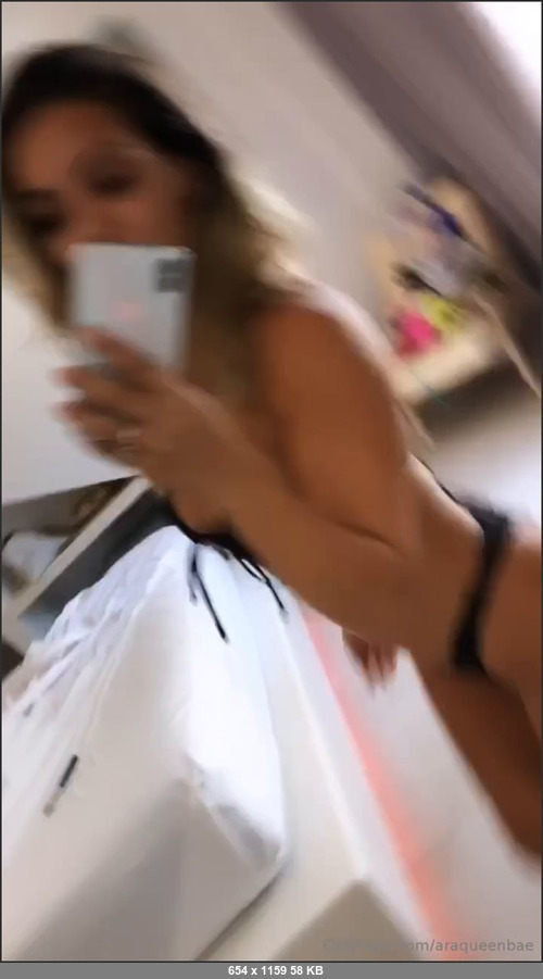 MEGA-FANS – araqueenbae-27-10-2019-Off to the beach hmmmm should I make you a bikini strip down video   Send a tip if you wanna seeeee it and I will Make it