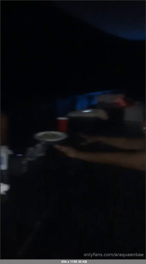 MEGA-FANS – araqueenbae-28-05-2019-Hot tub party