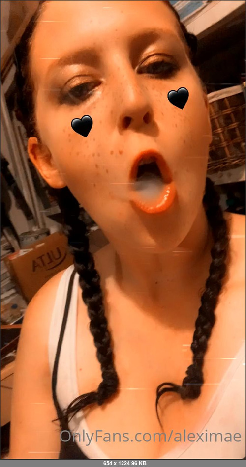 MEGA-FANS – aleximae-16-10-2021-At this point. Im probably napping or hopefully I am lol. But heres a little smoke sheshhh before bed. Soooo many people think We arent friends but Im just tired