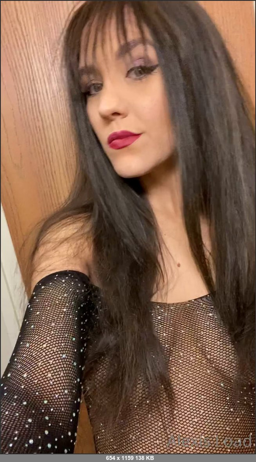 MEGA-FANS – alexisload-14-02-2021-Finished getting ready )