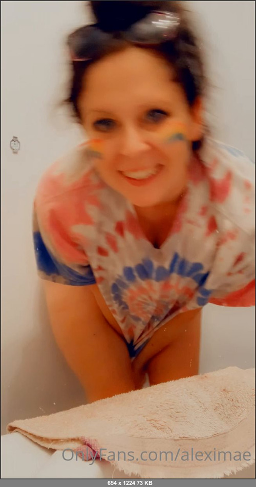 MEGA-FANS – aleximae-18-09-2021-Goofiness is sexy. Normalize being who you are 2021  Im goofy and I know it  Fun Fridays are most fun with you