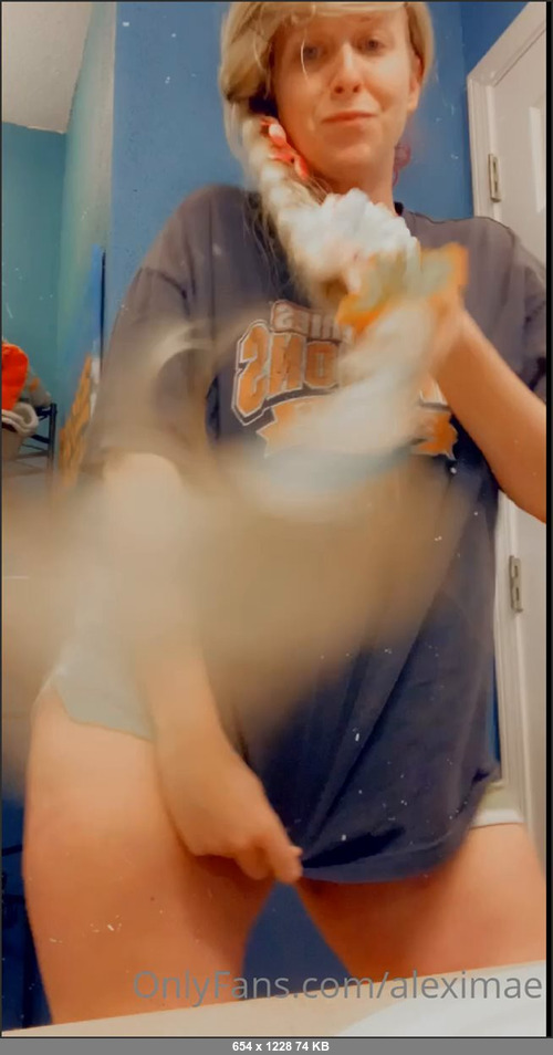 MEGA-FANS – aleximae-20-03-2021-Lobb swingyhh hair Okay I miss having blonde hair but seriously I miss the purple most of all. I also want to have a melt down and shave all my hair off sometimes. Thank goo