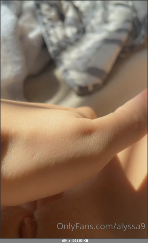 MEGA-FANS – alyssa9-20-05-2021-