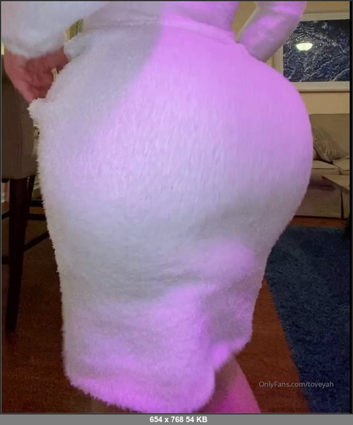 MEGA-FANS – toveyah-29-01-2020-Do you like the way this dress  fits me