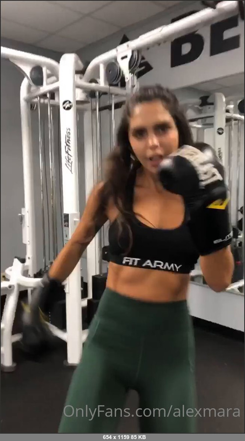 MEGA-FANS – alexmara-21-04-2021-Put your hands up I love using boxing as my warm up or my finisher throughout my workouts because it gets my heart rate up, pushes me to keep my endurance up, an