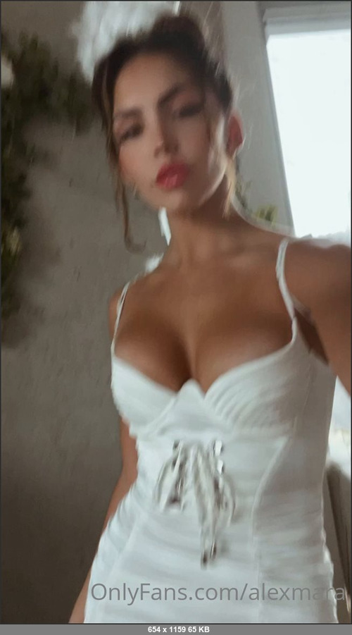 MEGA-FANS – alexmara-31-10-2020-Happy Halloween   What are you dressing up as