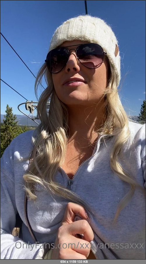 MEGA-FANS – xxxvanessaxxx-12-09-2020-naughty girl on the chairlift in breck