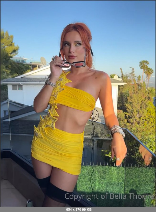 MEGA-FANS – bellathorne-10-10-2021-Am I your star