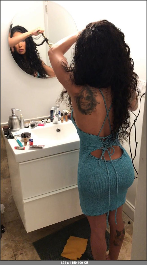 MEGA-FANS – amiamiley-16-06-2018-Getting ready for a night out in Miami