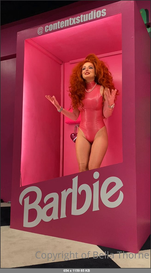 MEGA-FANS – bellathorne-17-04-2021-Let me out