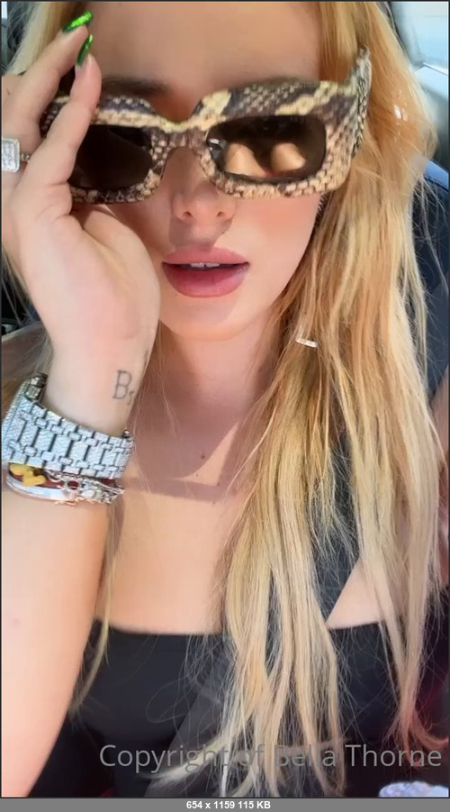 MEGA-FANS – bellathorne-26-06-2022-Summer fling