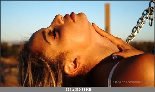 MEGA-FANS – tori212green 02-08-2020 37260839 Watch me undress under the moon