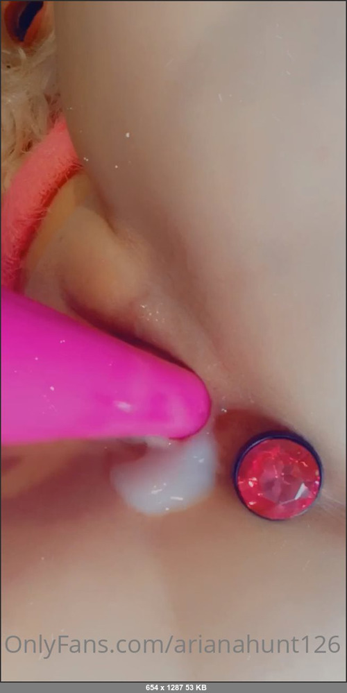 MEGA-FANS – arianahunt126-01-06-2021-