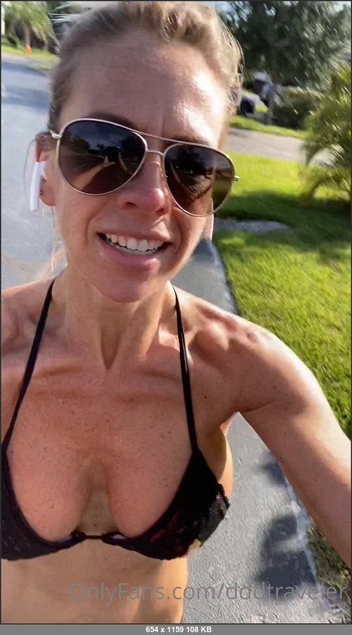 MEGA-FANS – swingintourist 26-05-2020 25282519 After a long day of driving over 1,000 miles we are settled for the night in TX. Got some pizza from Dominos maybe it